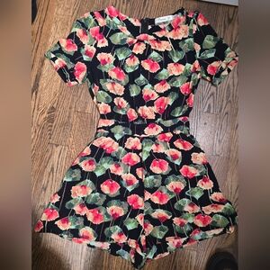 Boutique SUNNY GIRL 90s Vibe Floral Romper
